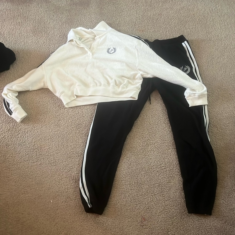 Victoria’s Secret/PINK sweatsuit black and white
